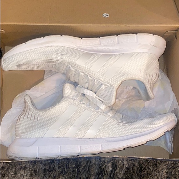 adidas Shoes - Adidas Swift Run